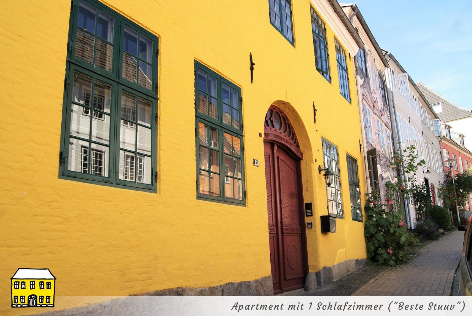 Das Gelbe Haus - Drei Besondere Ferienwohnungen Flensburg Exterior photo