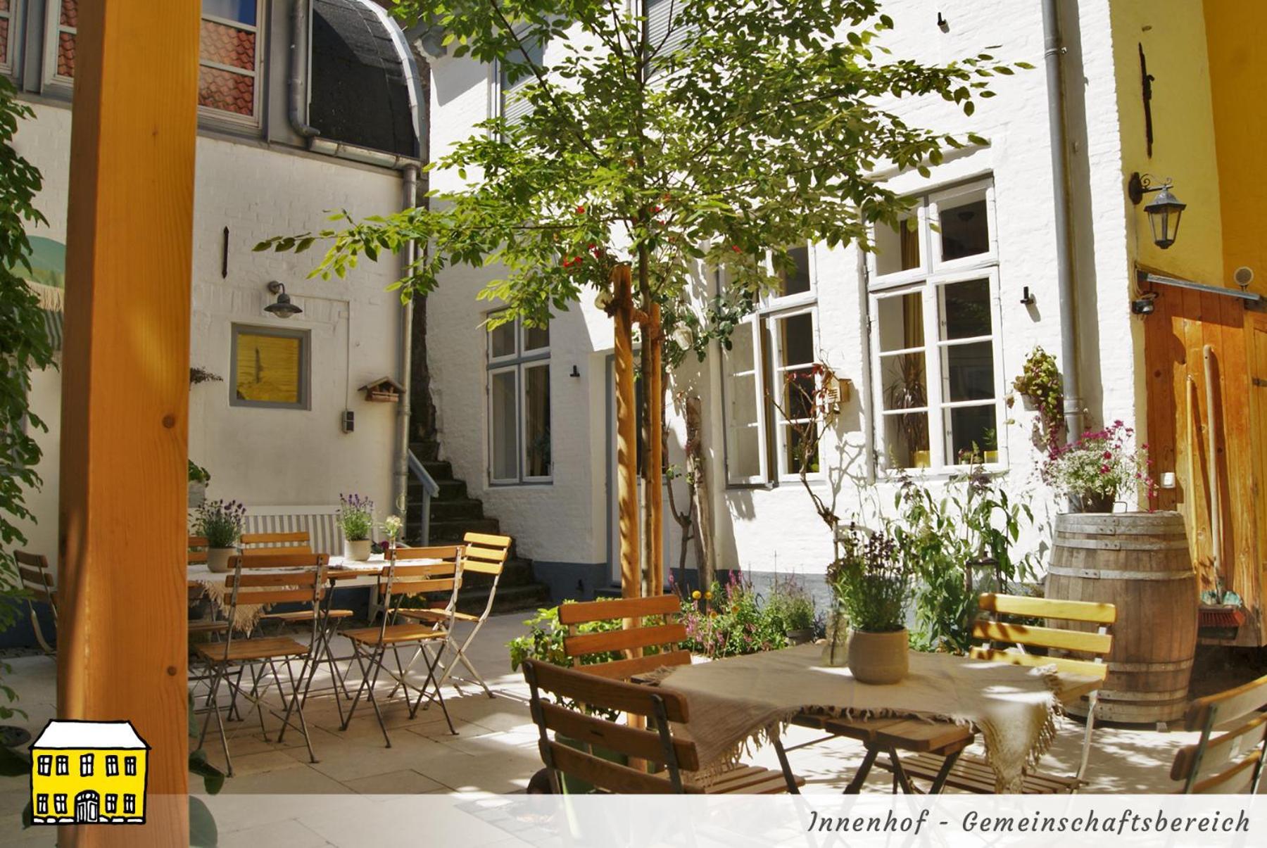 Das Gelbe Haus - Drei Besondere Ferienwohnungen Flensburg Exterior photo